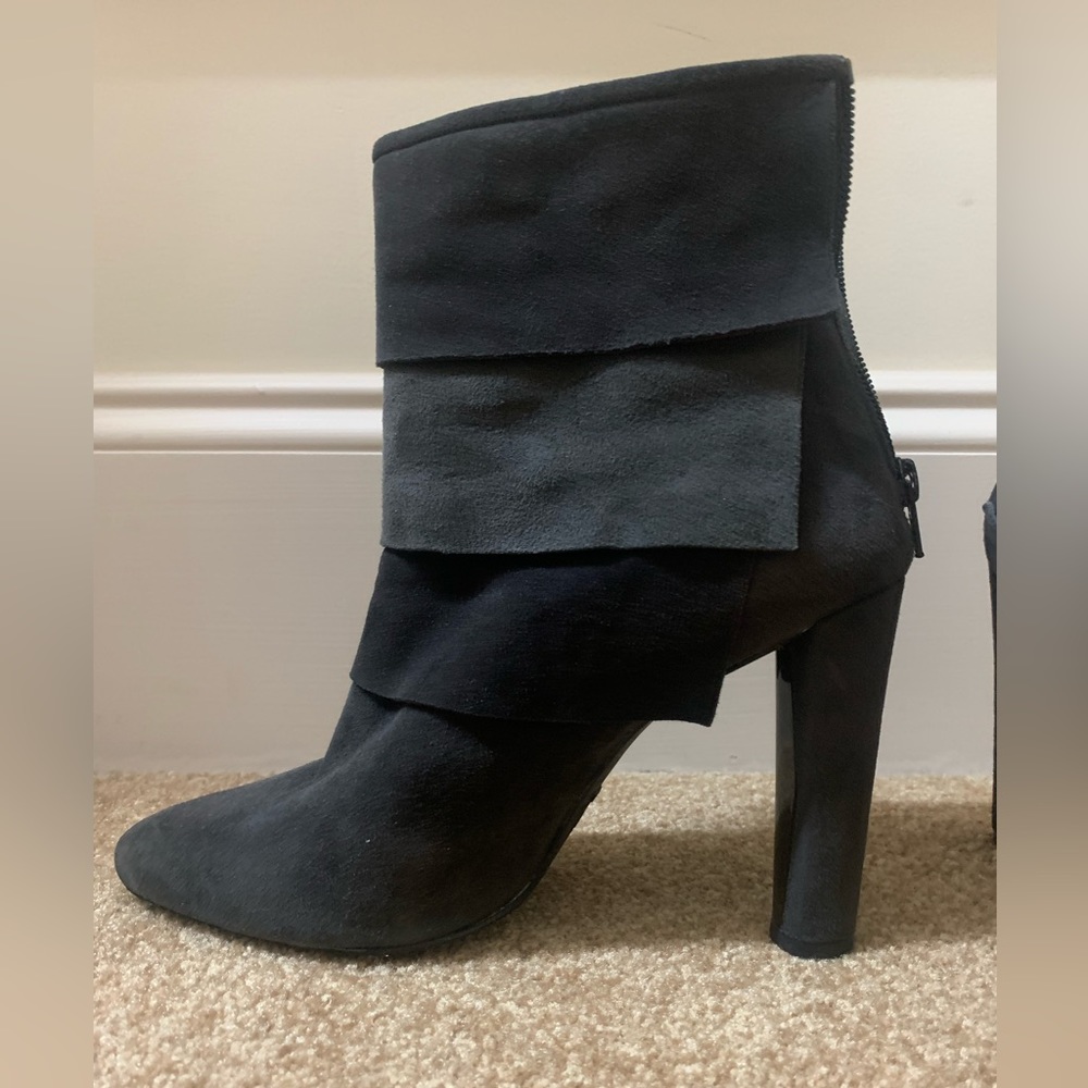 Stuart Weizmann suede heel boot: Size 9